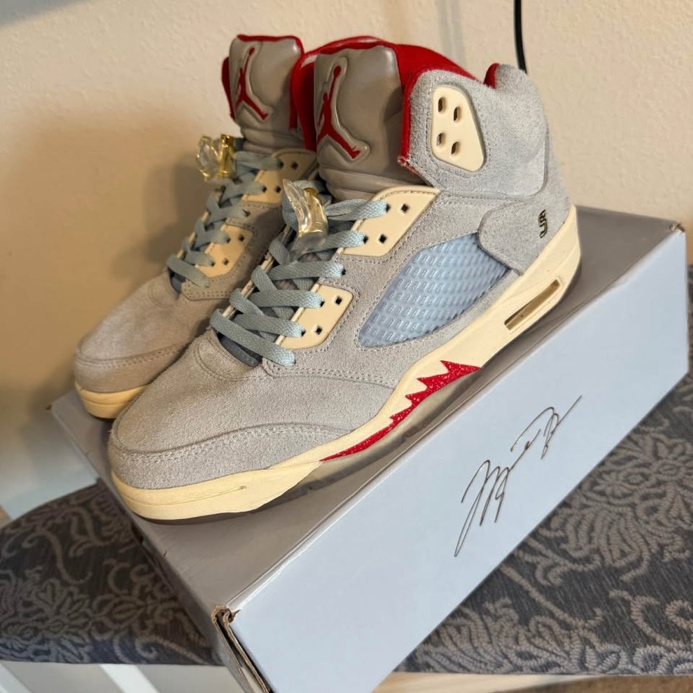 Jordan 5 Trophy Room
